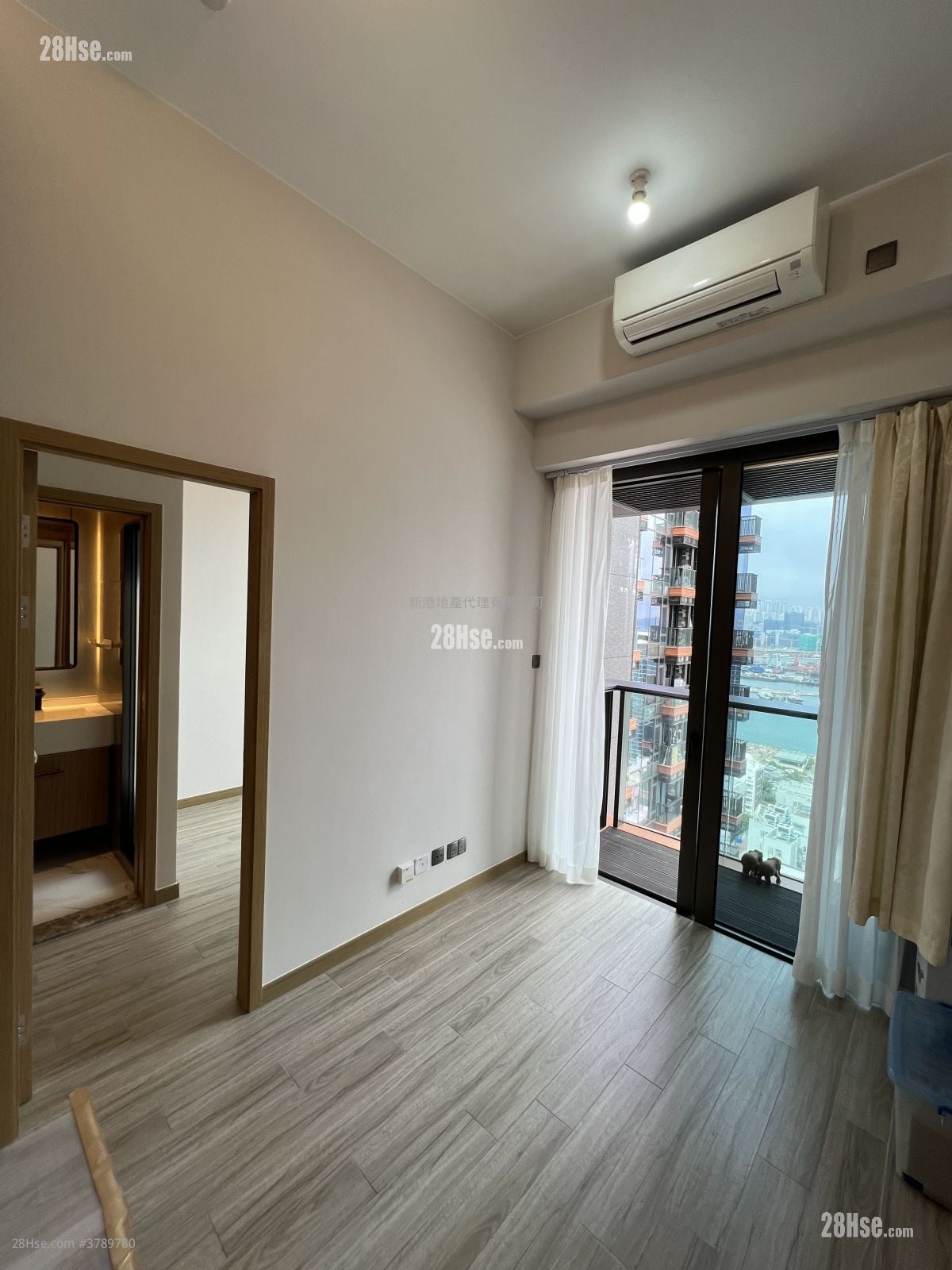 The Vantage Sell 1 Bedroom , 1 Bathroom 270 ft²