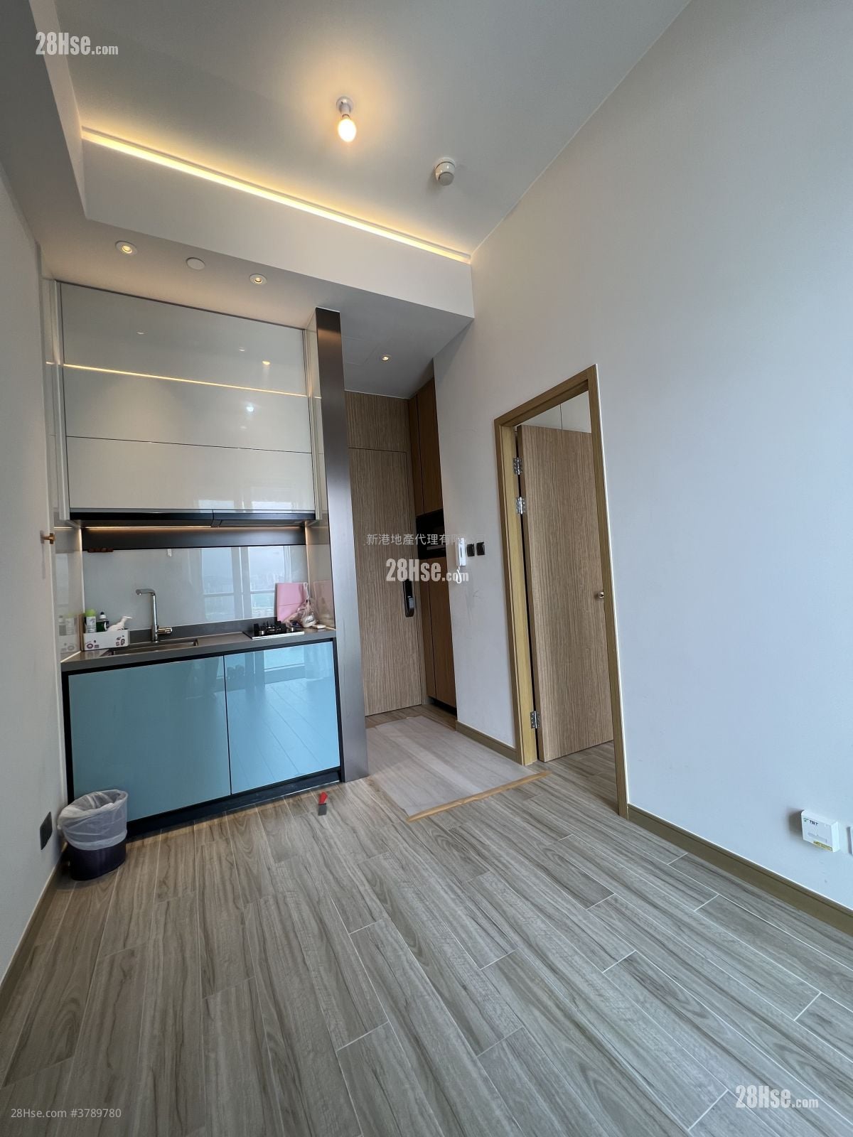 The Vantage Sell 1 Bedroom , 1 Bathroom 270 ft²