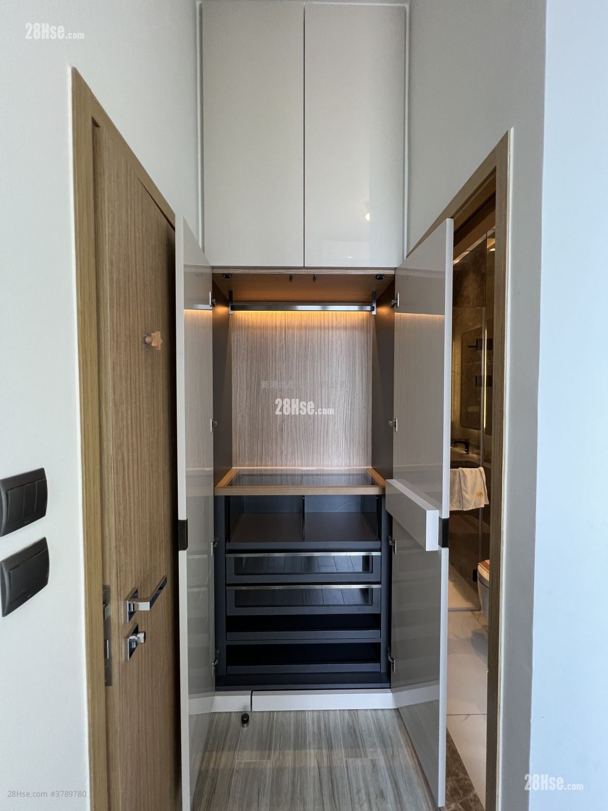 The Vantage Sell 1 Bedroom , 1 Bathroom 270 ft²