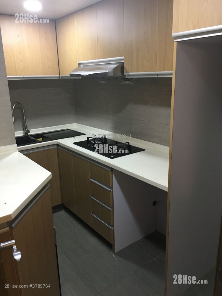 Hoi Kwong Court Sell 3 Bedrooms , 1 Bathroom 510 ft²