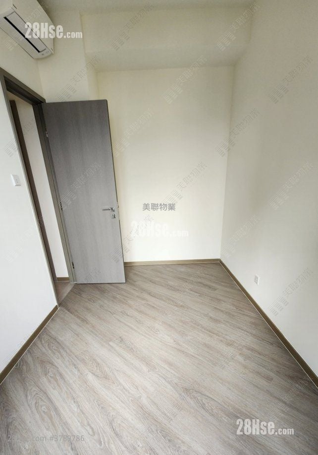 Novo Land Sell 3 Bedrooms , 1 Bathroom 512 ft²