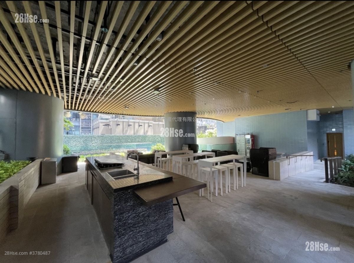 Eltanin Square Mile Rental Studio , 1 Bathroom 193 ft²