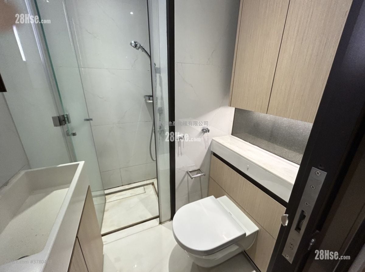 Eltanin Square Mile Rental Studio , 1 Bathroom 193 ft²