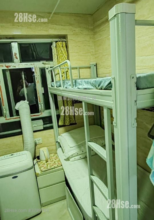 重庆大厦 租盘 748 平方尺