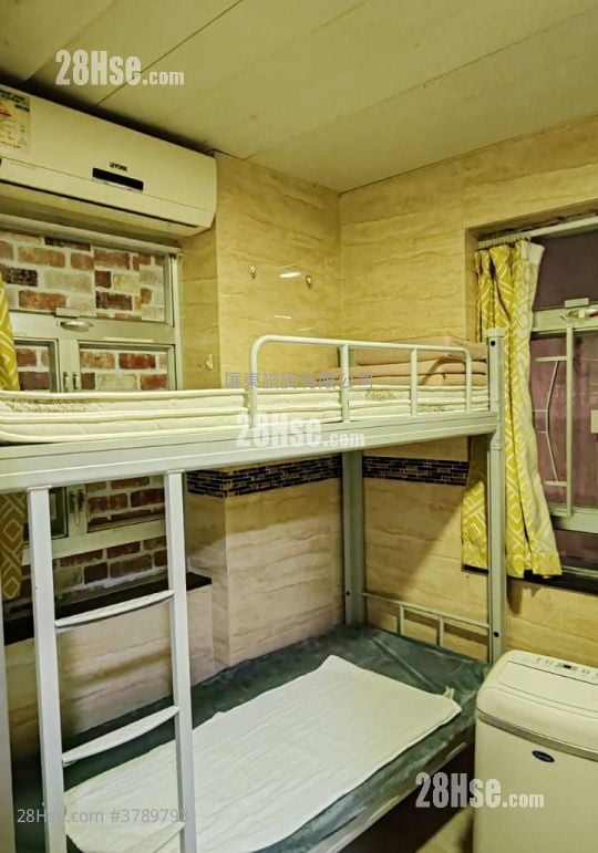 重庆大厦 租盘 748 平方尺