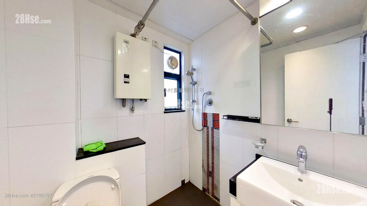 浴室: 晴峰居 租盘 1 房 , 1 浴室 548 平方尺