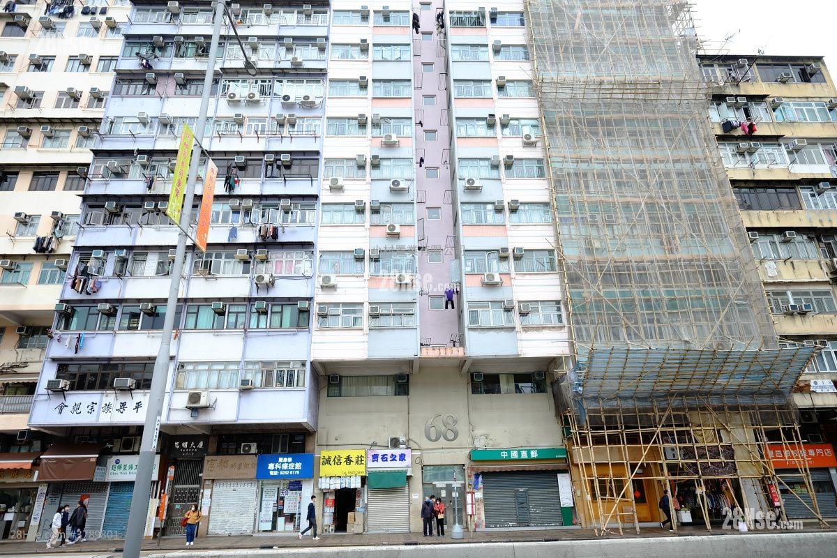 大厦外观: 名人居 租盘 2 房 , 1 浴室 300 平方尺