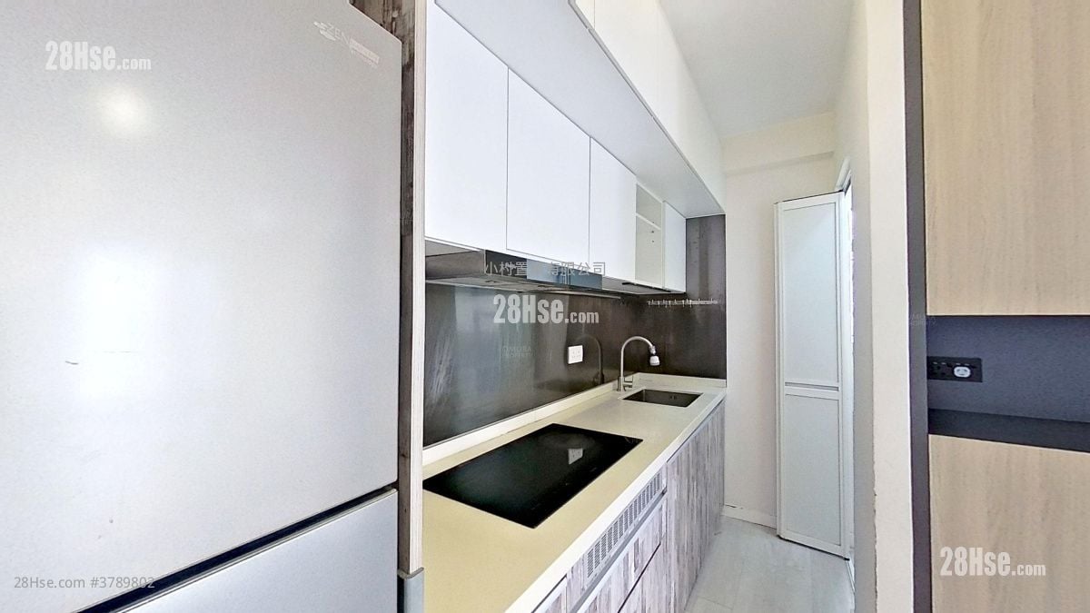 kitchen: Phoenix Court Rental 3 Bedrooms , 2 Bathrooms 710 ft²