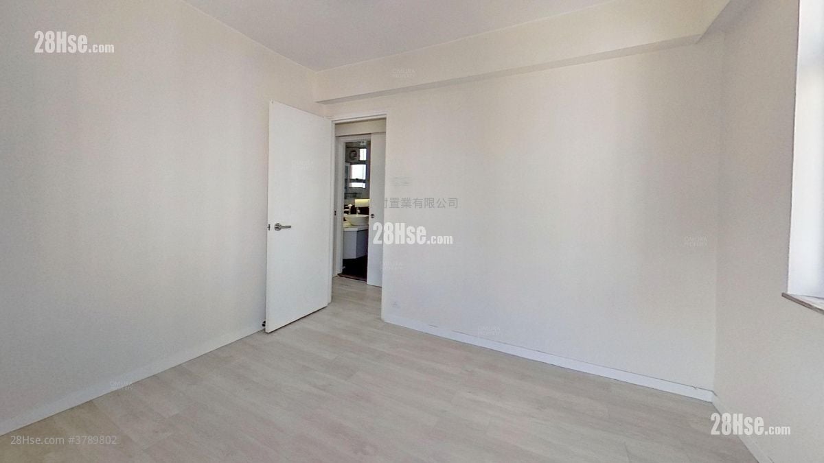 master room: Phoenix Court Rental 3 Bedrooms , 2 Bathrooms 710 ft²