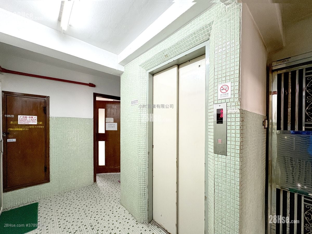 Lobby: Phoenix Court Rental 3 Bedrooms , 2 Bathrooms 710 ft²