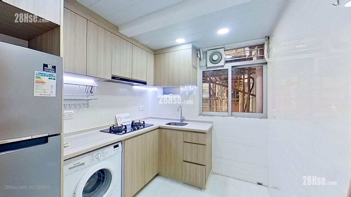 kitchen: Phoenix Court Rental 2 Bedrooms , 1 Bathroom 556 ft²