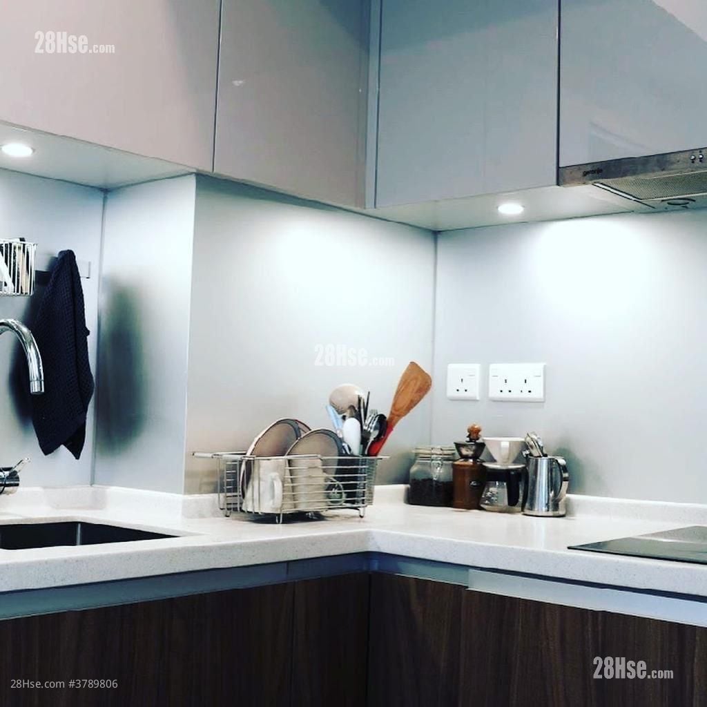 Ava62 Sell Studio , 1 Bathroom 253 ft²