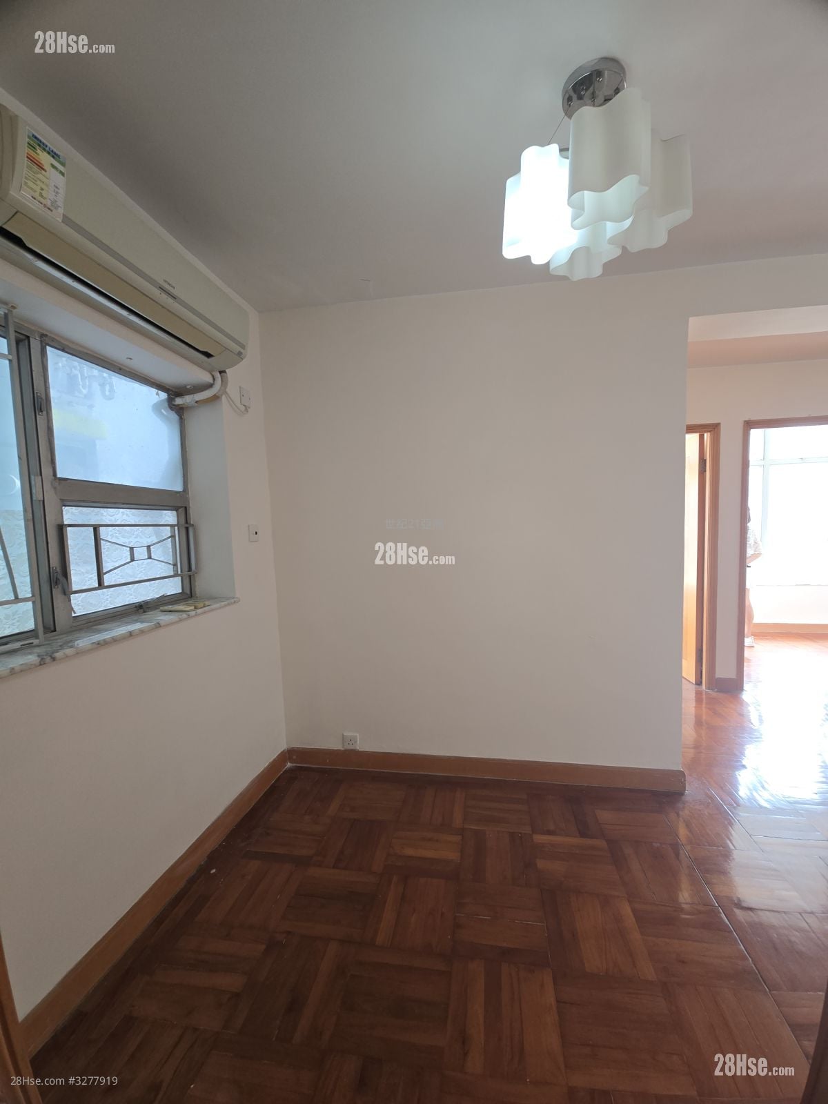 Southorn Garden Sell 2 Bedrooms , 1 Bathroom 517 ft²