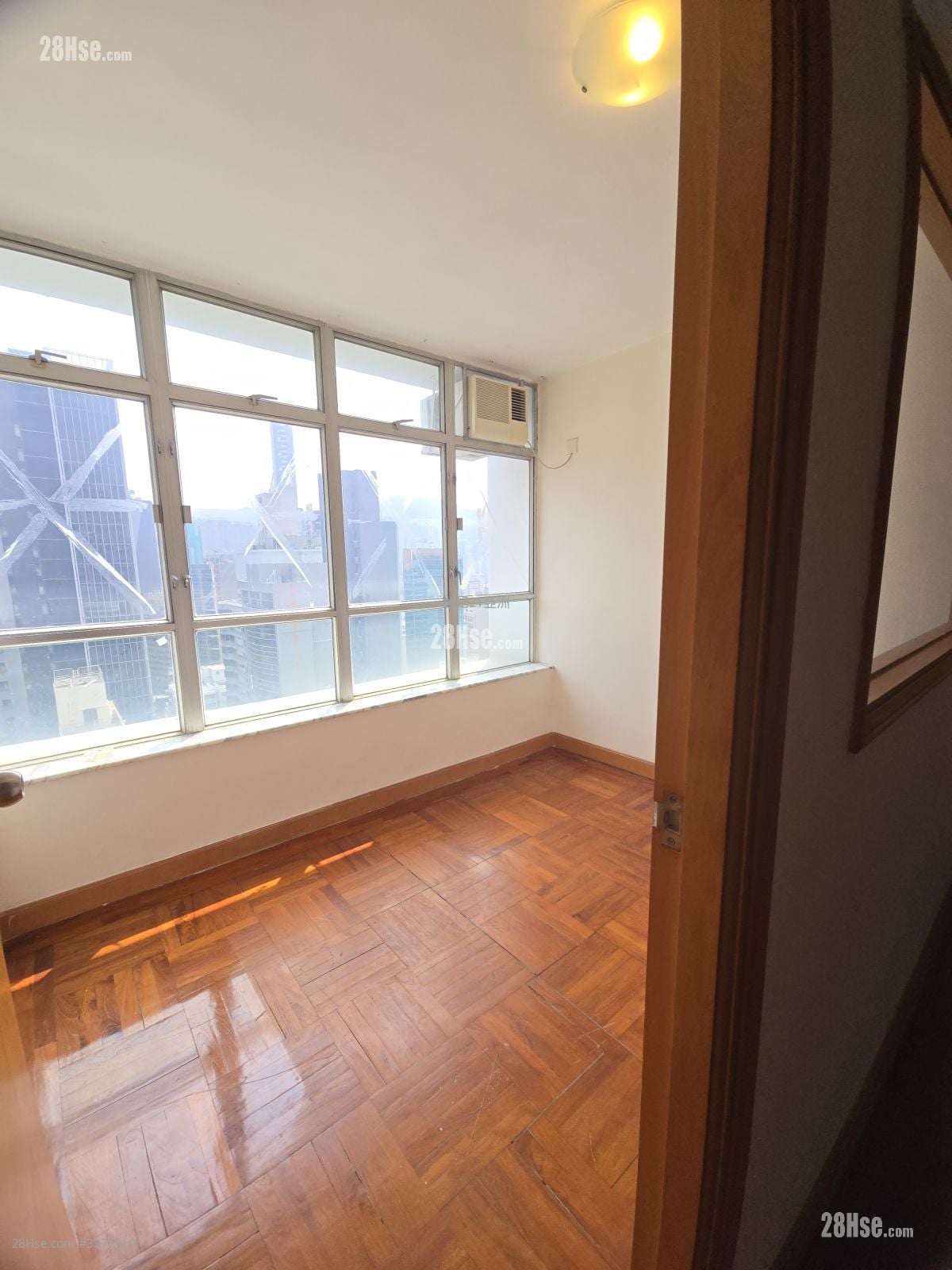 Southorn Garden Sell 2 Bedrooms , 1 Bathroom 517 ft²