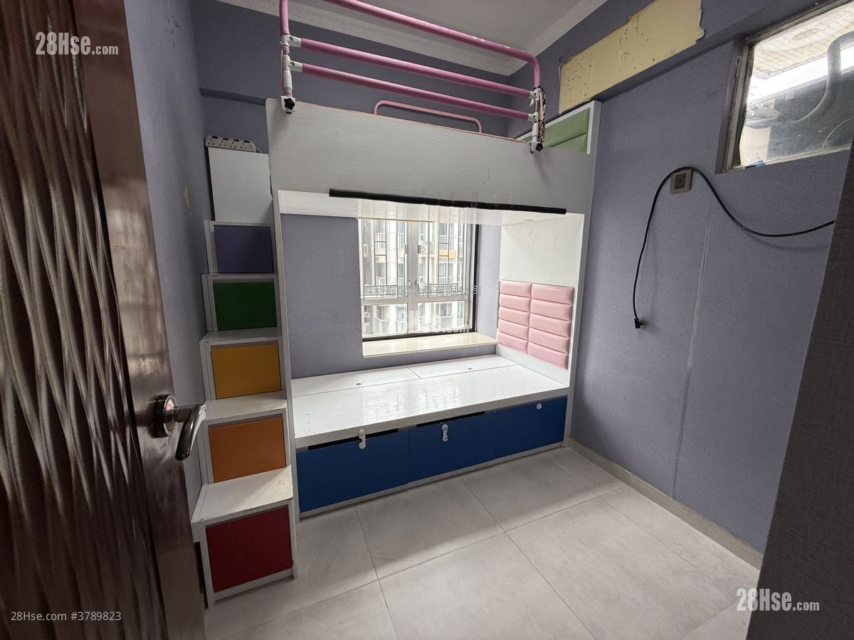 Goodrich Garden Sell 2 Bedrooms 390 ft²