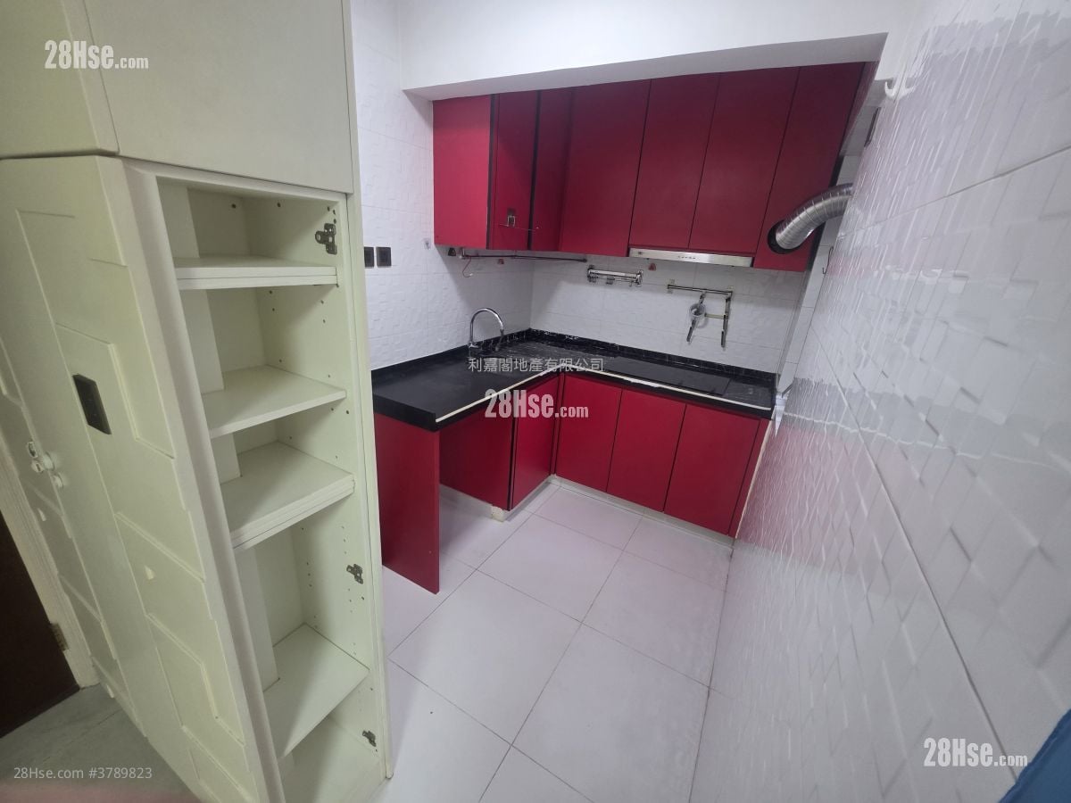 Goodrich Garden Sell 2 Bedrooms 390 ft²