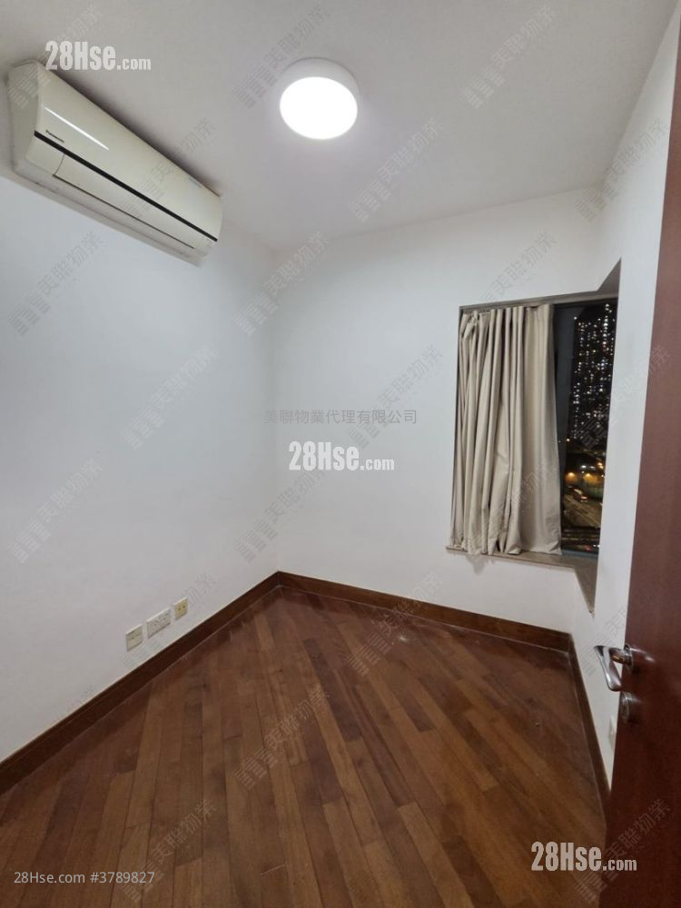 Aquamarine Sell 2 Bedrooms , 1 Bathroom 496 ft²