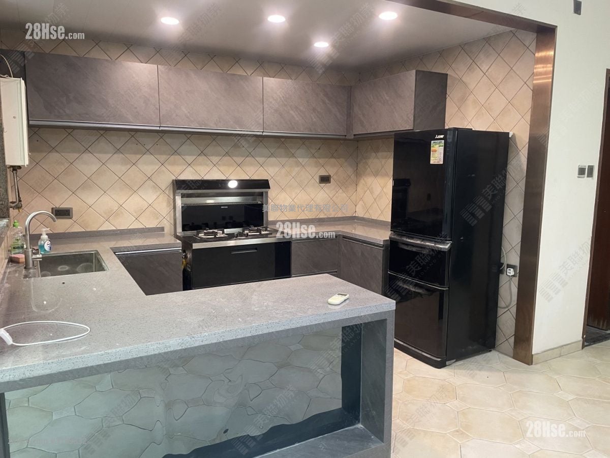 Royal Palms Sell 3 Bedrooms 1,389 ft²