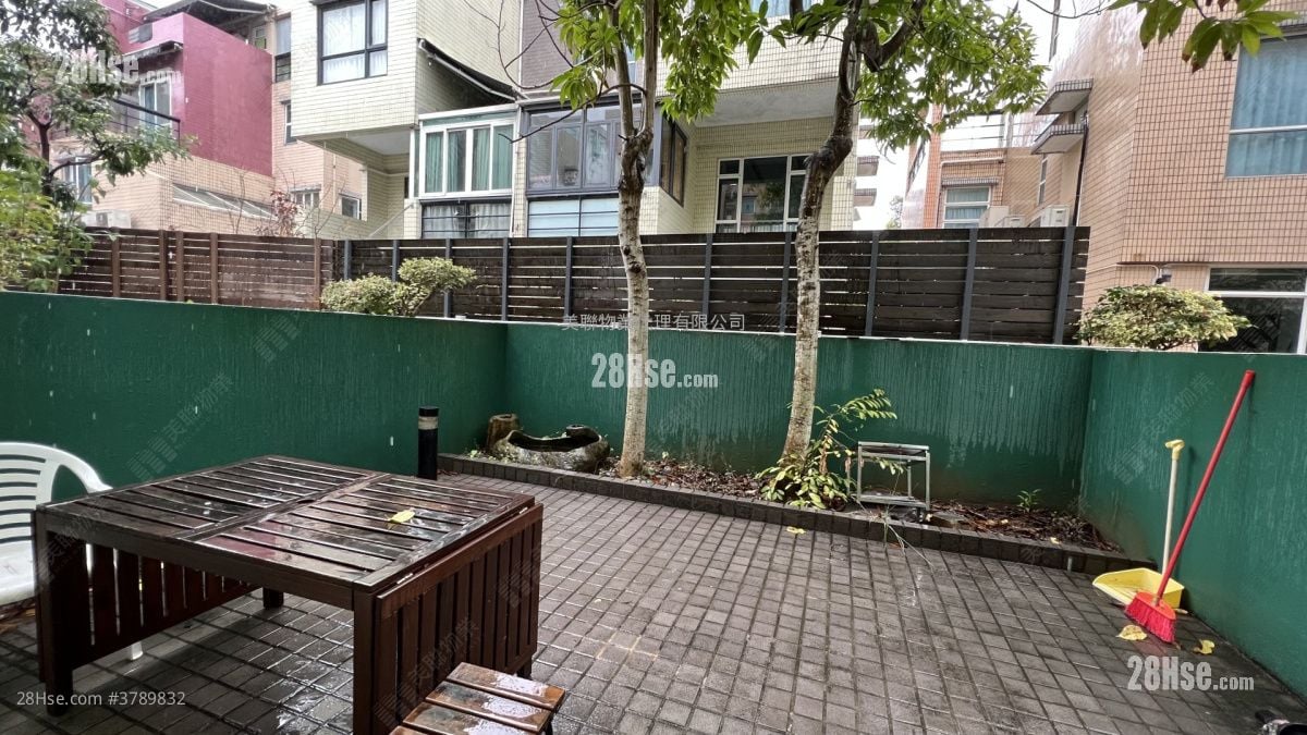 Royal Palms Sell 3 Bedrooms 1,389 ft²