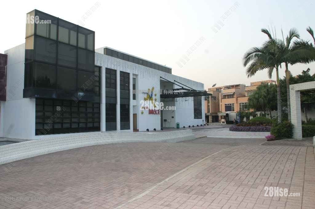 Royal Palms Sell 3 Bedrooms 1,389 ft²