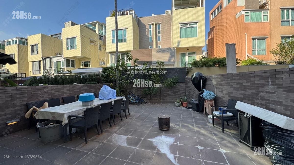 Royal Palms Sell 3 Bedrooms 1,539 ft²