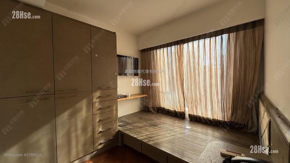 Royal Palms Sell 3 Bedrooms 1,539 ft²