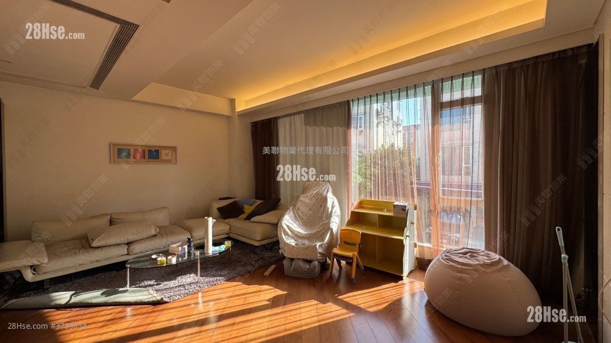 Royal Palms Sell 3 Bedrooms 1,539 ft²