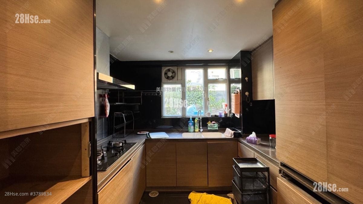 Royal Palms Sell 3 Bedrooms 1,539 ft²