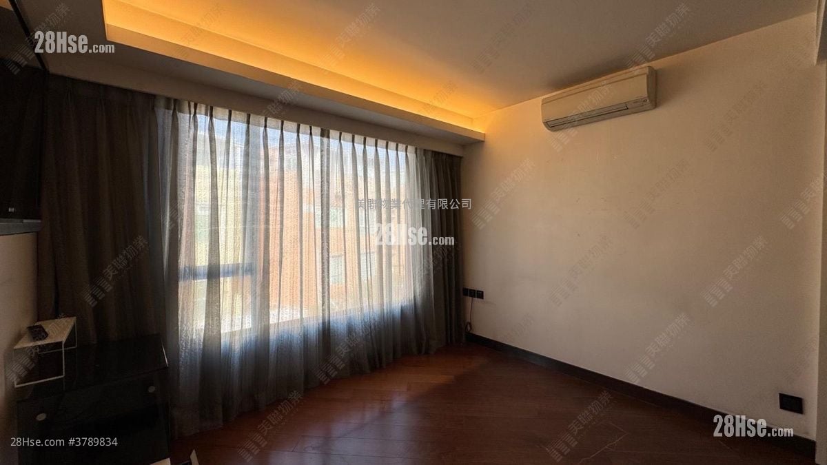 Royal Palms Sell 3 Bedrooms 1,539 ft²