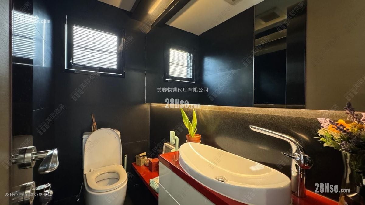 Royal Palms Sell 3 Bedrooms 1,539 ft²