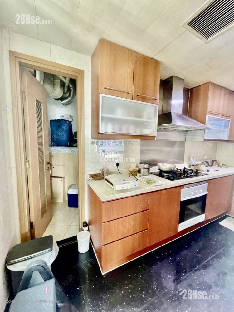 君颐峰 售盘 3 房 1,288 平方尺