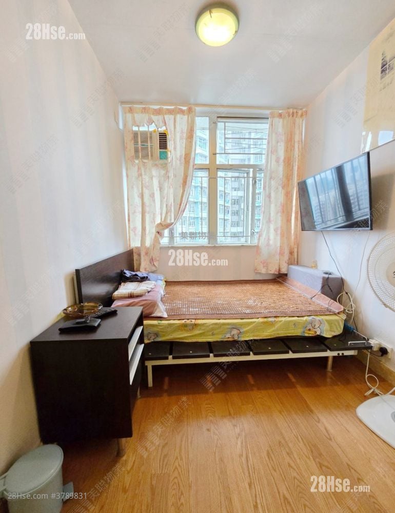 Ka Shing Court Sell 3 Bedrooms , 1 Bathroom 606 ft²