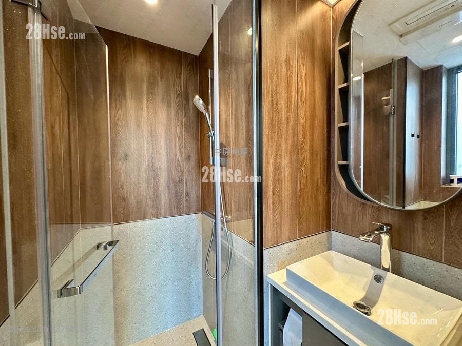 连方 售盘 1 房 , 1 浴室 292 平方尺