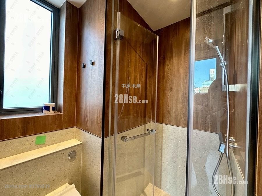 连方 售盘 1 房 , 1 浴室 292 平方尺