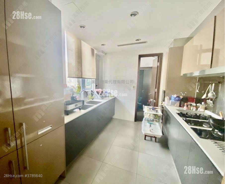 书院道8号 售盘 4 房 2,671 平方尺