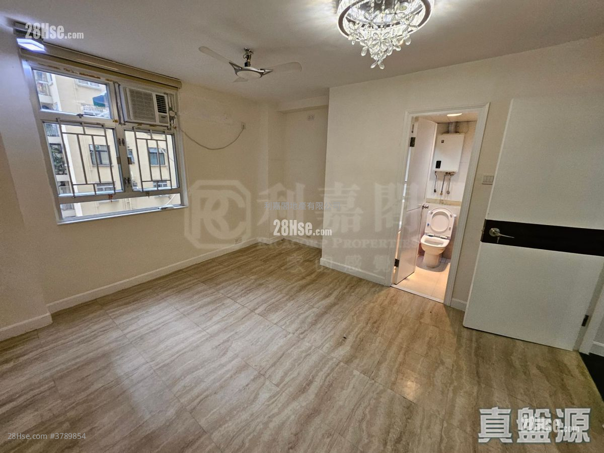 Mei Foo Sun Chuen Sell 3 Bedrooms , 2 Bathrooms 918 ft²