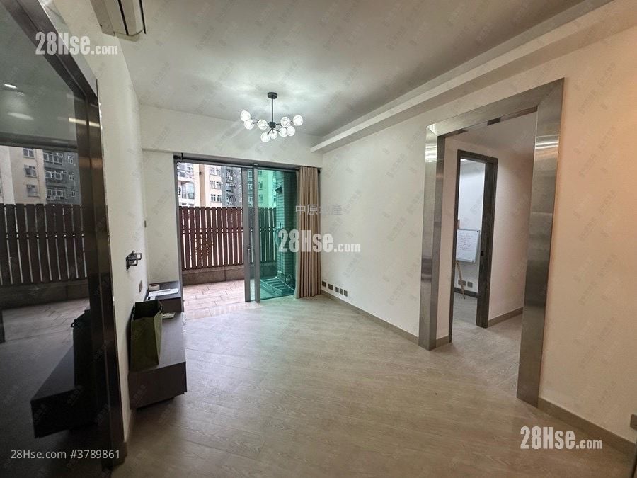 Manhattan Hill Sell 2 Bedrooms , 1 Bathroom 496 ft²