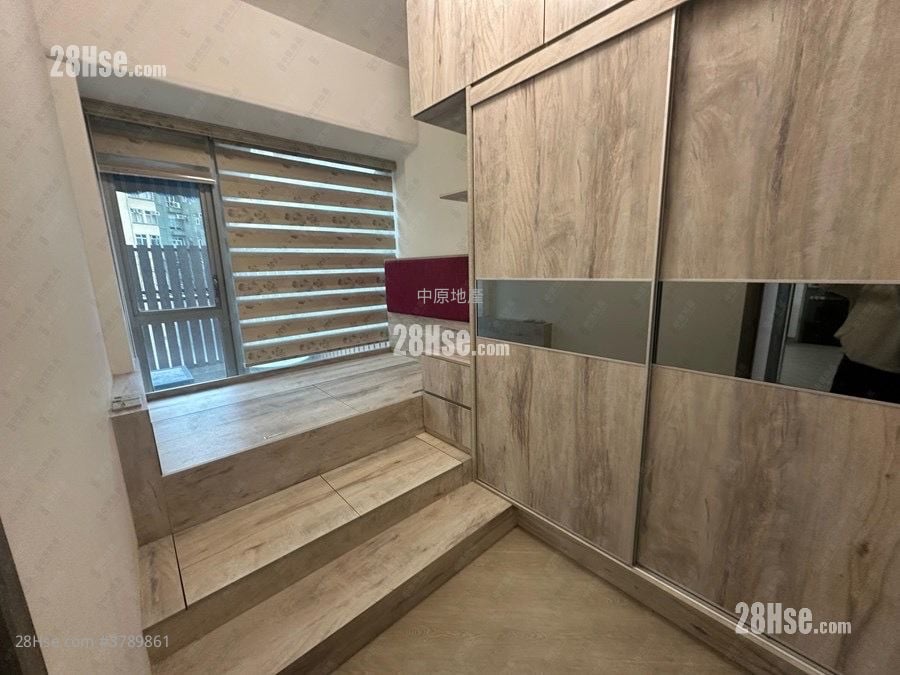 Manhattan Hill Sell 2 Bedrooms , 1 Bathroom 496 ft²