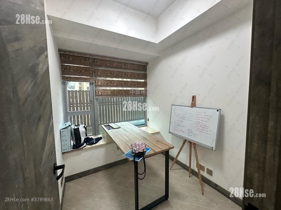 Manhattan Hill Sell 2 Bedrooms , 1 Bathroom 496 ft²