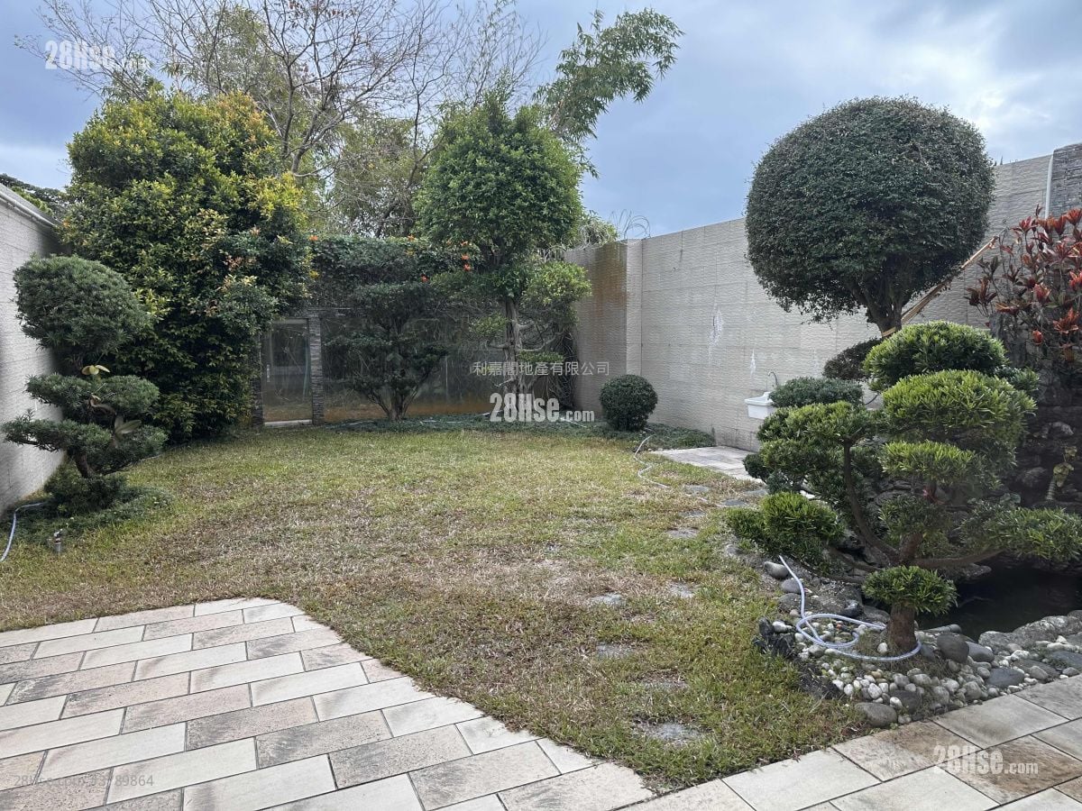 Greenwood Terrace Sell 3 Bedrooms , 2 Bathrooms 1,692 ft²