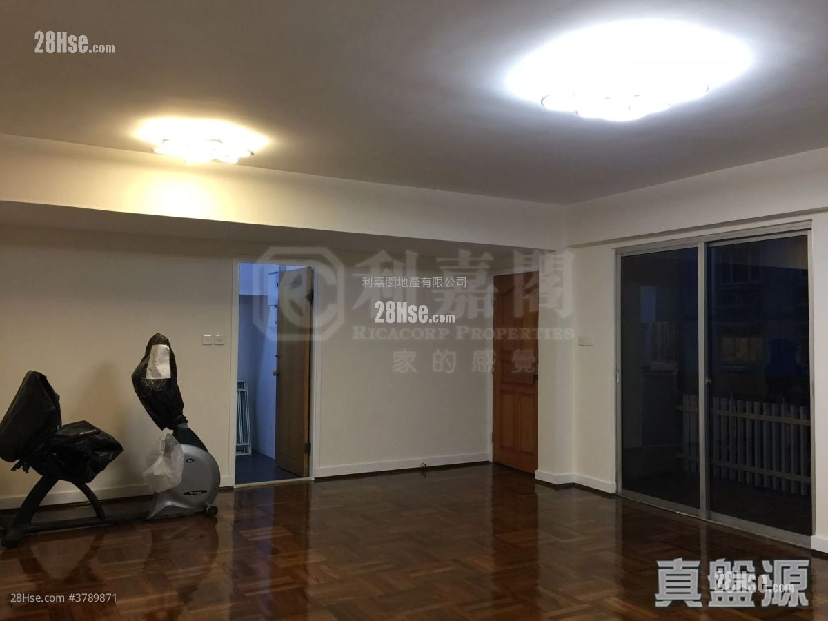 Shuet Kan Mansion Sell 3 Bedrooms , 2 Bathrooms 1,206 ft²