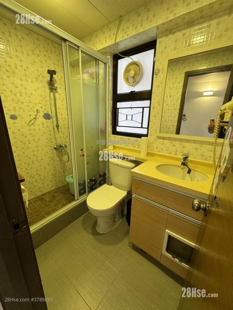 Hung Hom Gardens Sell 3 Bedrooms , 1 Bathroom 480 ft²