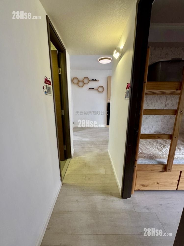 Hung Hom Gardens Sell 3 Bedrooms , 1 Bathroom 480 ft²