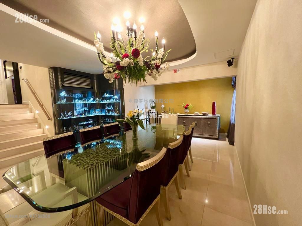 Casa Pino Sell 5+ Bedrooms , 3 Bathrooms 4,136 ft²