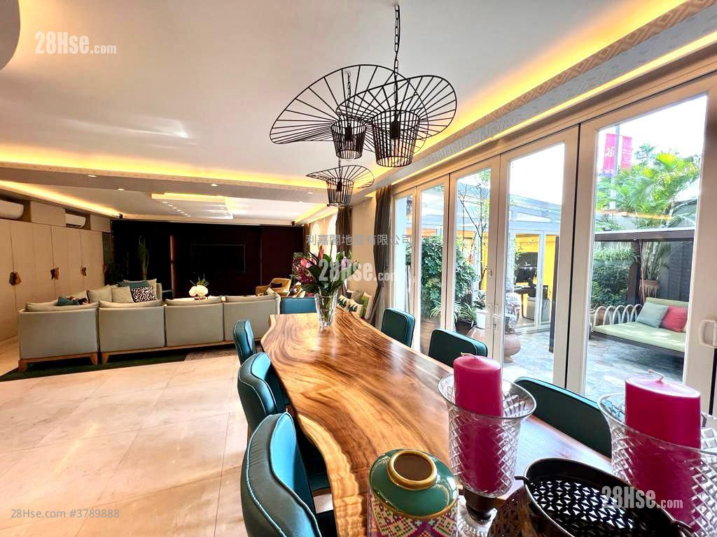 Casa Pino Sell 5+ Bedrooms , 3 Bathrooms 4,136 ft²