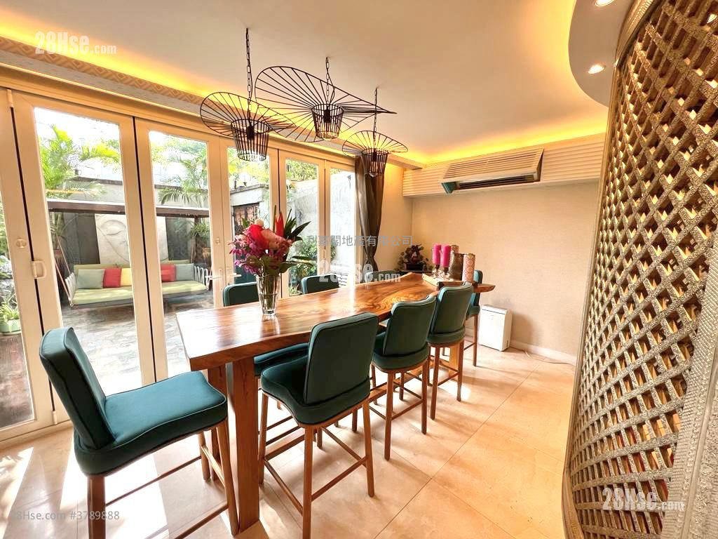 Casa Pino Sell 5+ Bedrooms , 3 Bathrooms 4,136 ft²