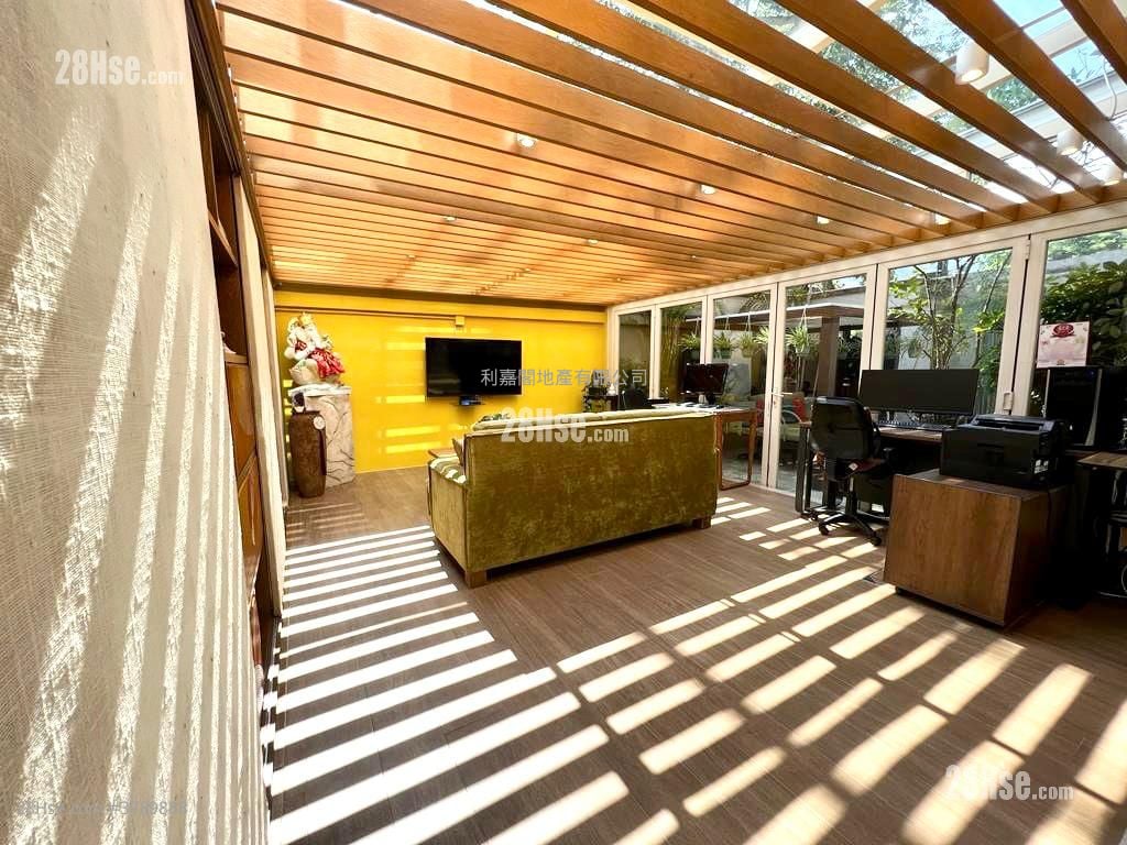 Casa Pino Sell 5+ Bedrooms , 3 Bathrooms 4,136 ft²