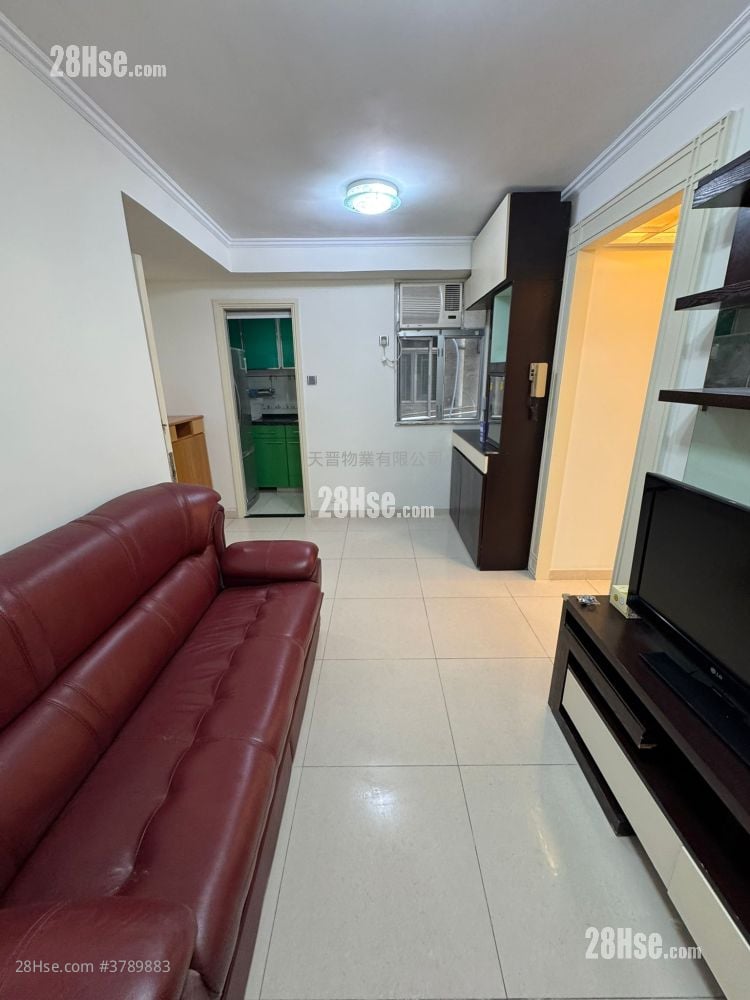 Sunshine Plaza Rental 2 Bedrooms , 1 Bathroom 396 ft²