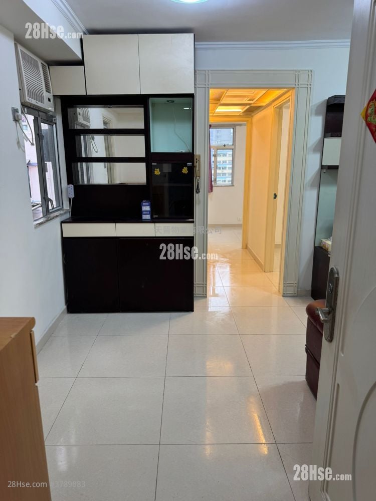 Sunshine Plaza Rental 2 Bedrooms , 1 Bathroom 396 ft²