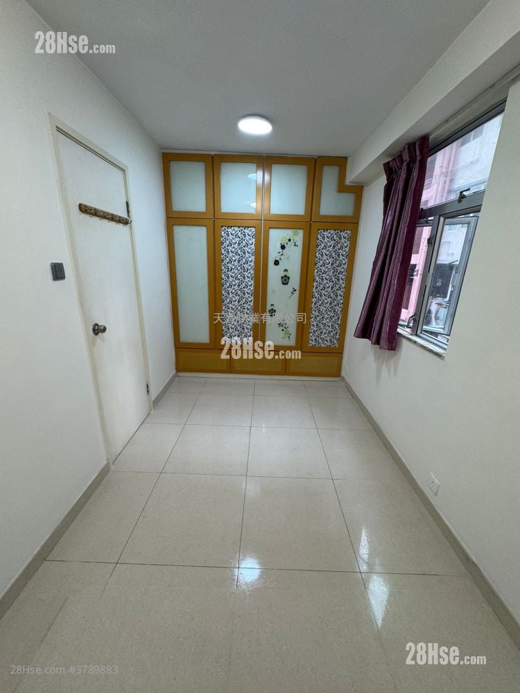 Sunshine Plaza Rental 2 Bedrooms , 1 Bathroom 396 ft²